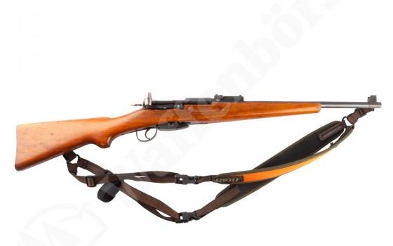 The K31 with a shortened barrel and a sling
